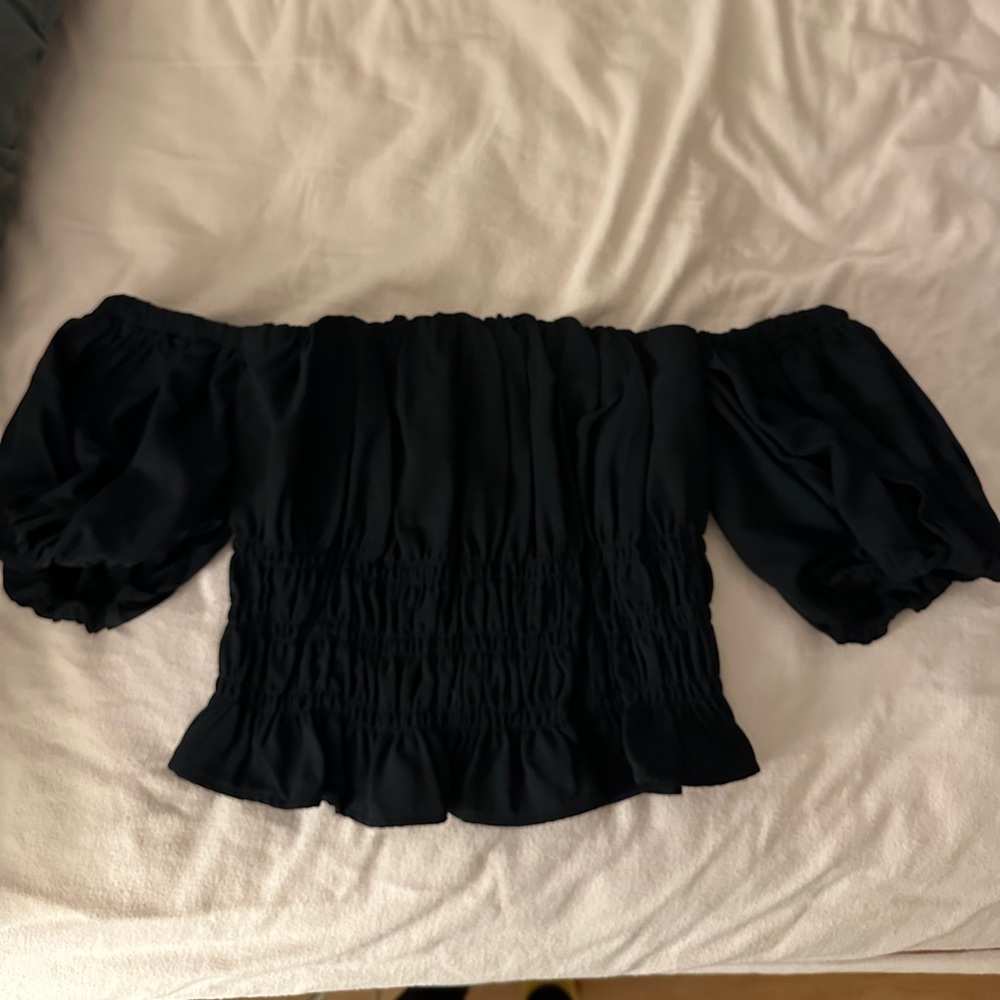 Abercrombie & Fitch off the shoulder top